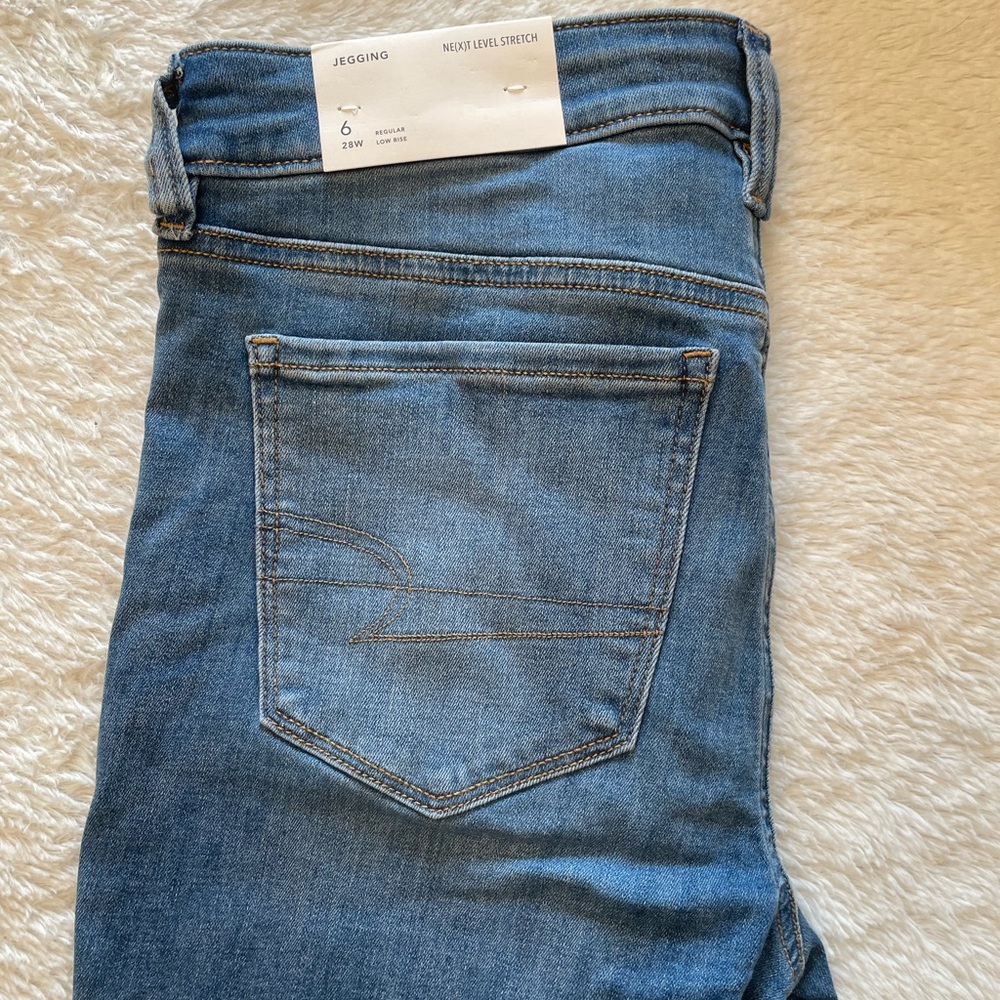 BRAND NEW WITH TAGS American eagle jeggings regular length 6 (28w) low rise